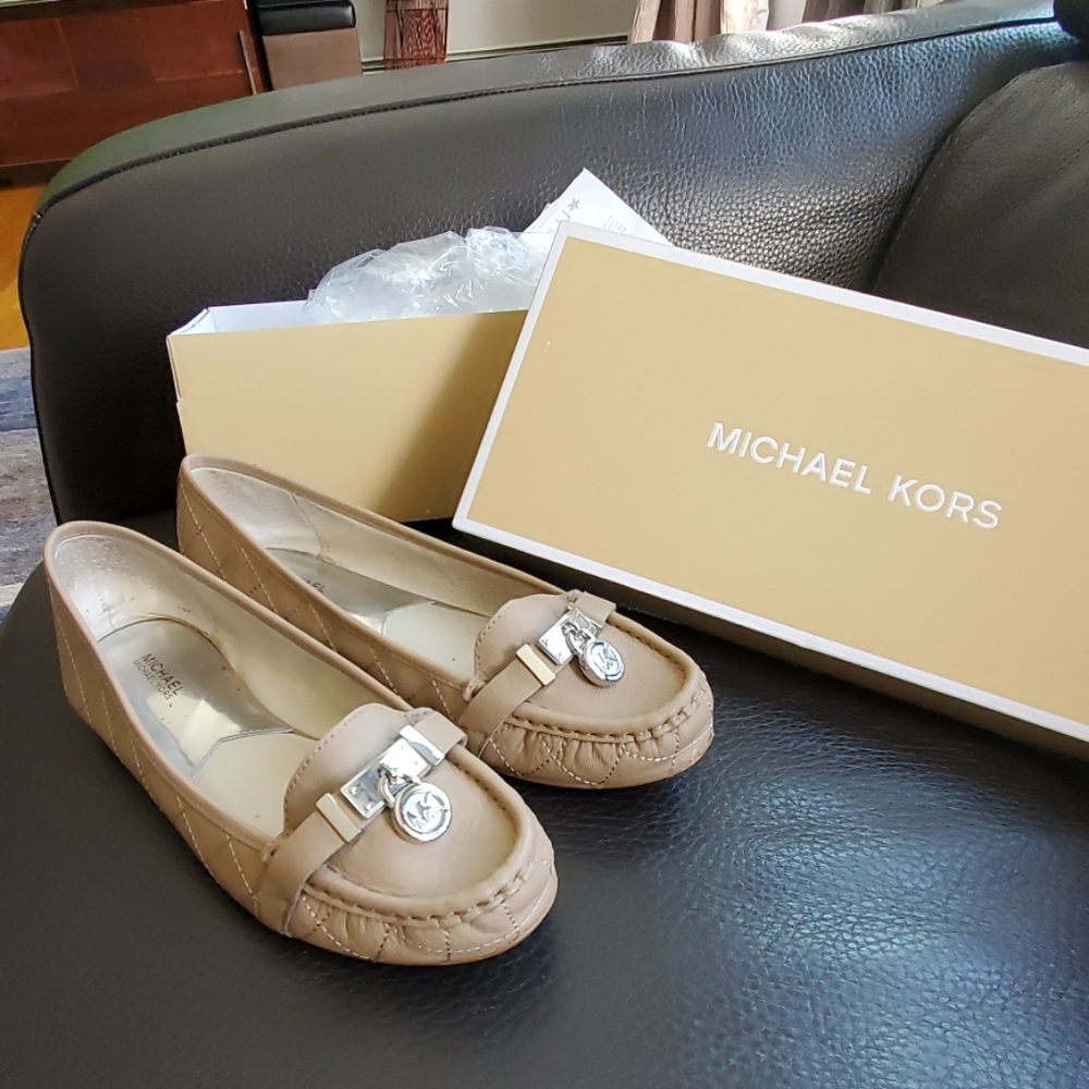 Women size 9 designer  shoe